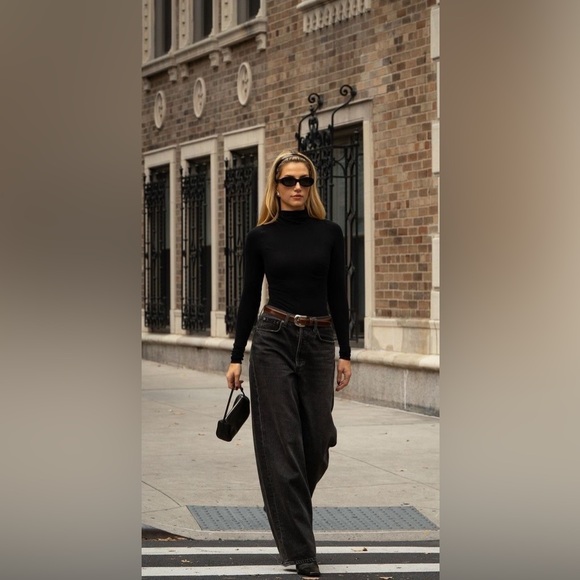 Sweaters - 100% Cashmere Black Turtleneck Sweater